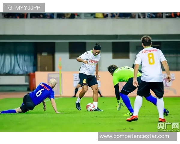 足球明星罗巴多精彩瞬间视频集锦展现传奇球技与不凡魅力 足球明星罗巴多精彩瞬间视频集锦展现传奇球技与不凡魅力