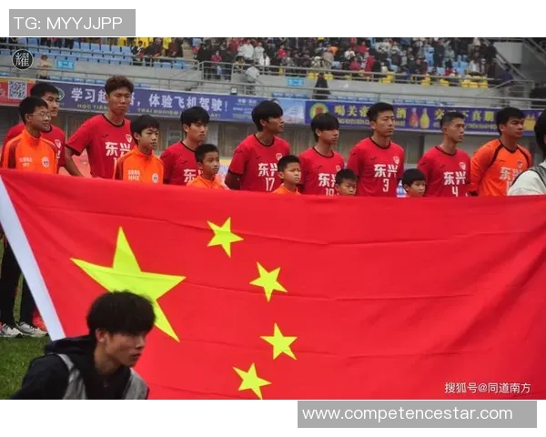 足球明星观看中国女星精彩视频引发热议与讨论的背后故事 足球明星观看中国女星精彩视频引发热议与讨论的背后故事