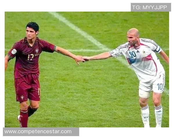 13号球员的传奇之路足球明星背后的故事与荣耀 13号球员的传奇之路足球明星背后的故事与荣耀